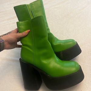 PrettyLittleThing Green Platform Boots